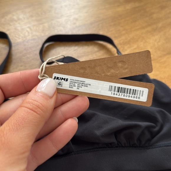 SKIMS fits everybody crossover bralette XS - Picture 2 of 3